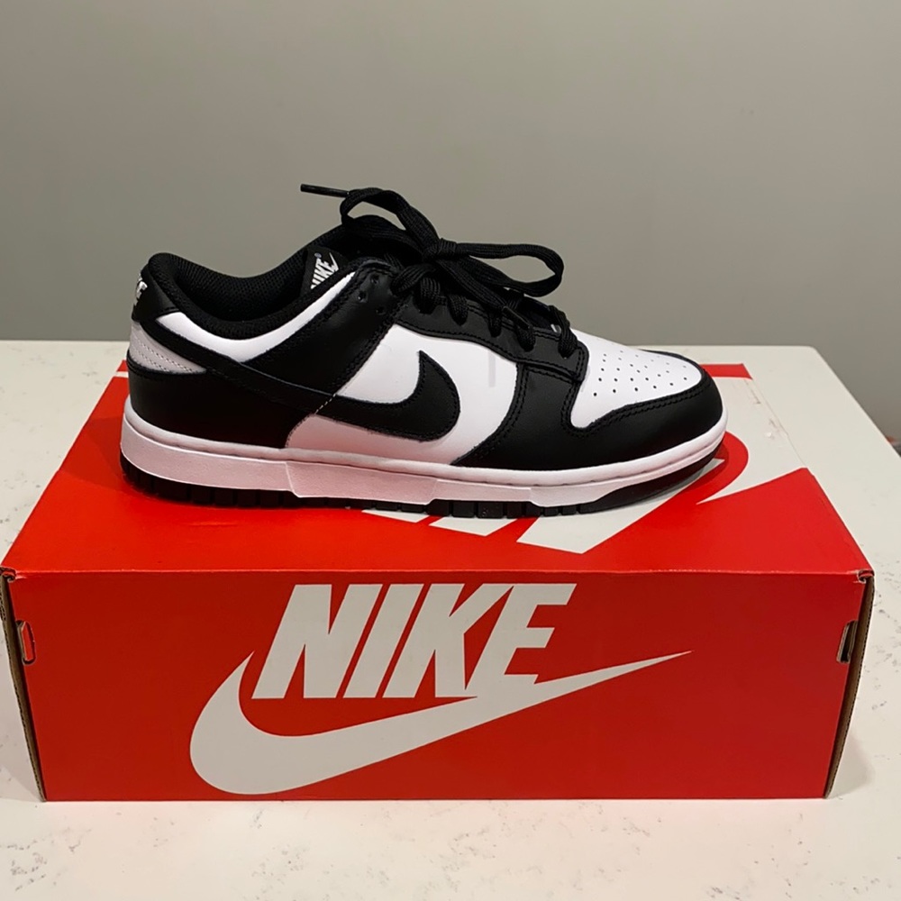 NIKE DUNK LOW